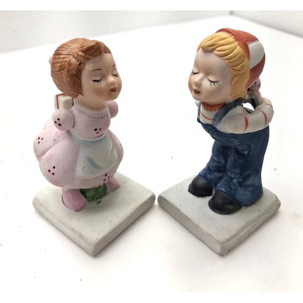 Vintage Kissing Boy Girl Porcelain Figurines Sweetheart Couple Korea Set of 2